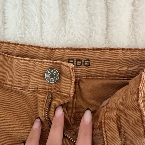 BDG Brown Low Rise Dolphin Jean Shorts Size 25 - Picture 2 of 5